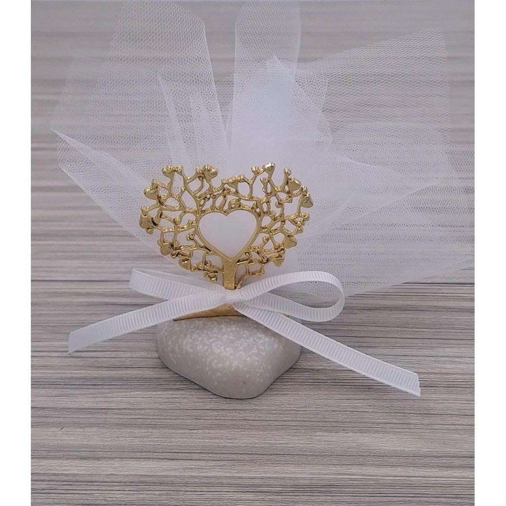 ΔΕΝΤΡΟ ΖΩΗΣ ΜΕ ΚΑΡΔΙΑ ΣΕ ΒΟΤΣΑΛΟ