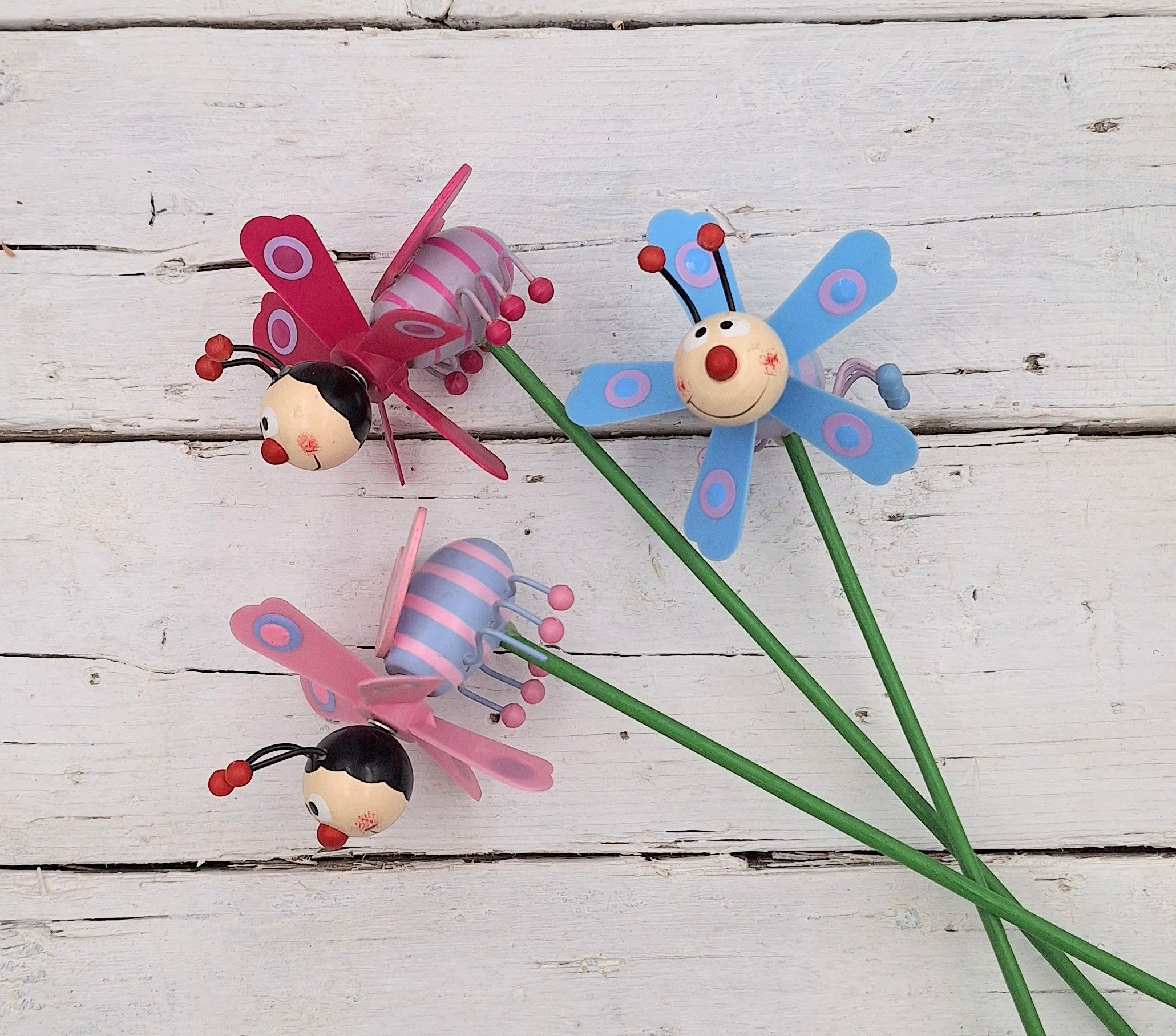 Μπομπονιέρα ξύλινη ανεμομυλάκια μελισσούλες