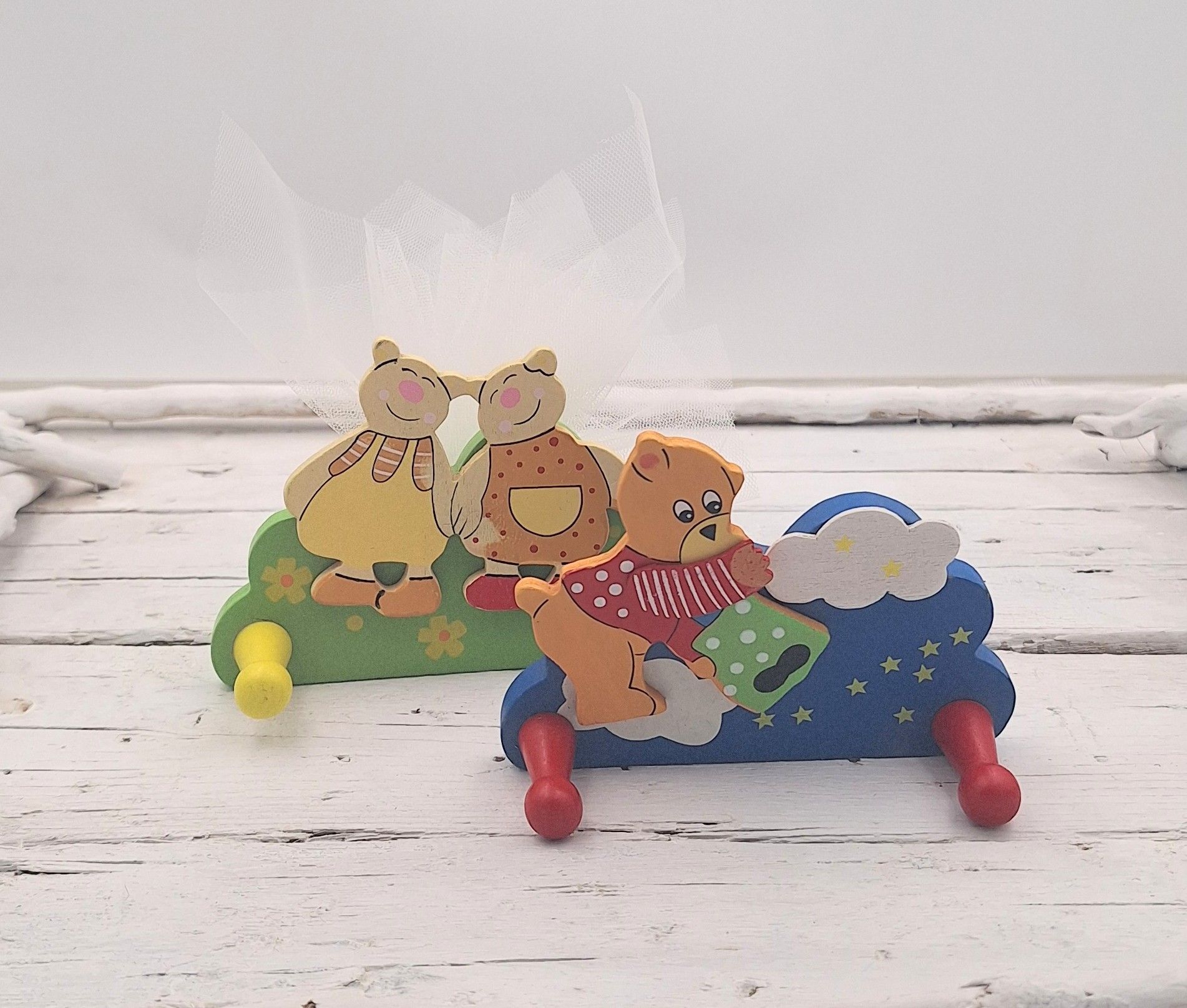 Μπομπονιέρα ξύλινη κρεμάστρα με ζωάκια