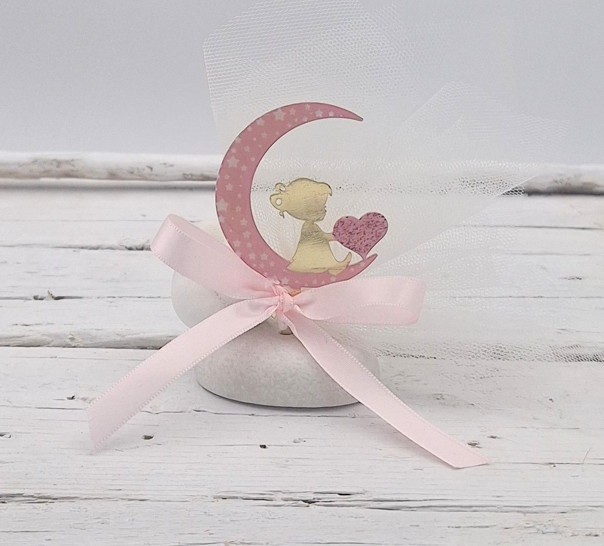Μπομπονιέρα βότσαλο με κοριτσάκι