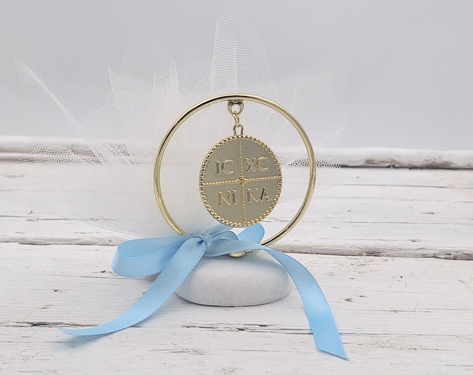 Μπομπονιέρα βότσαλο με κρεμαστό κωνσταντινάτο