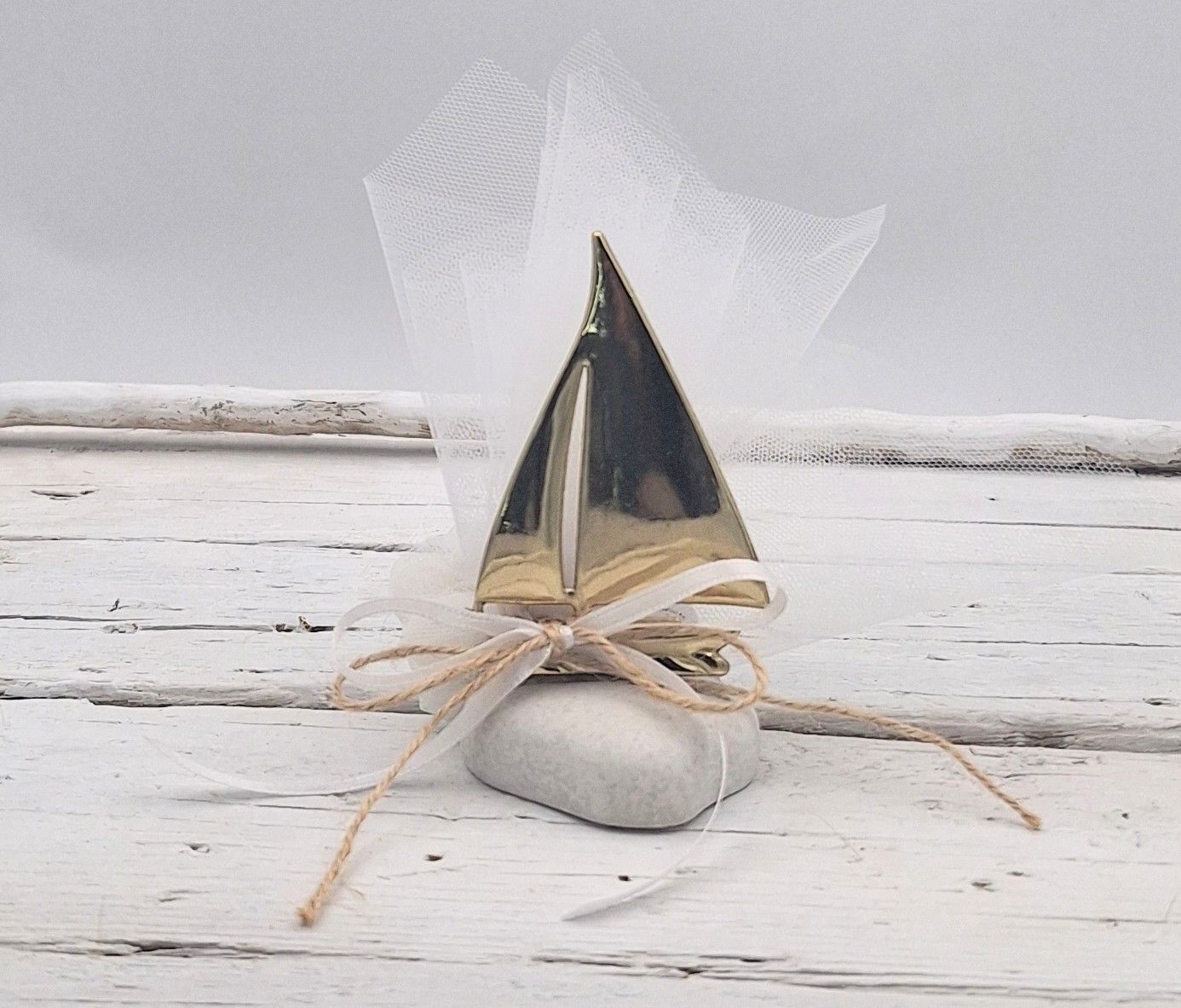 Μπομπονιέρα βότσαλο με καραβάκι